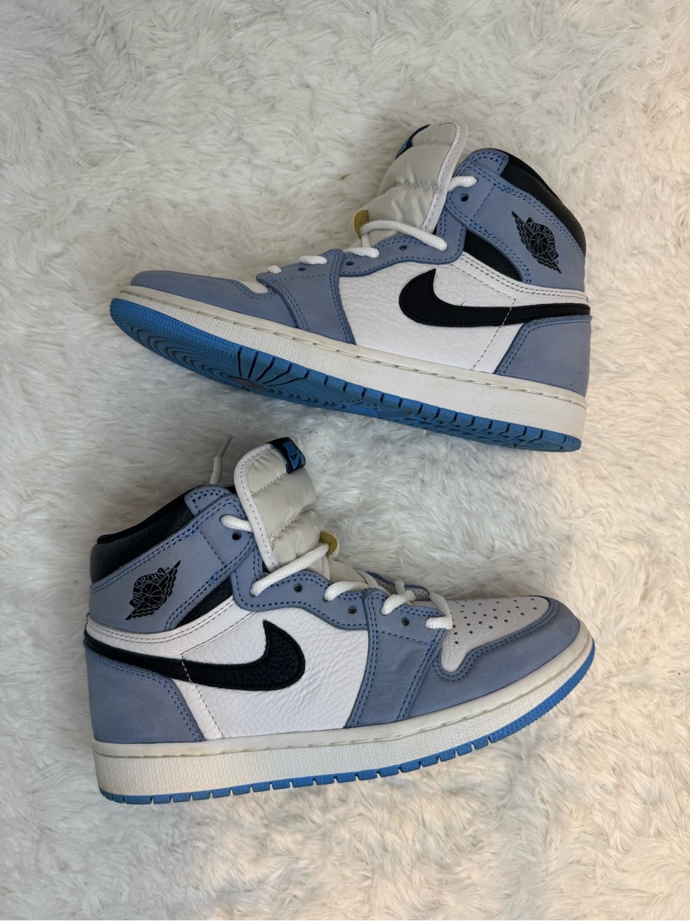 Jordan 1 Retro OG High University Blue kids size 6.5